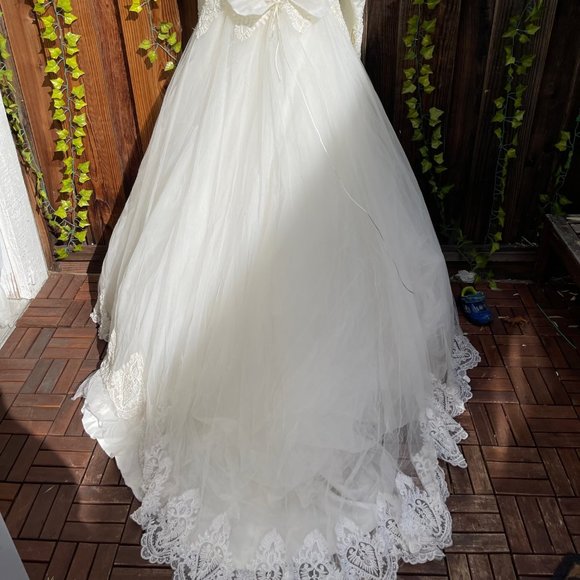 WEDDING DRESS LONG SLEEVE - Picture 3 of 12